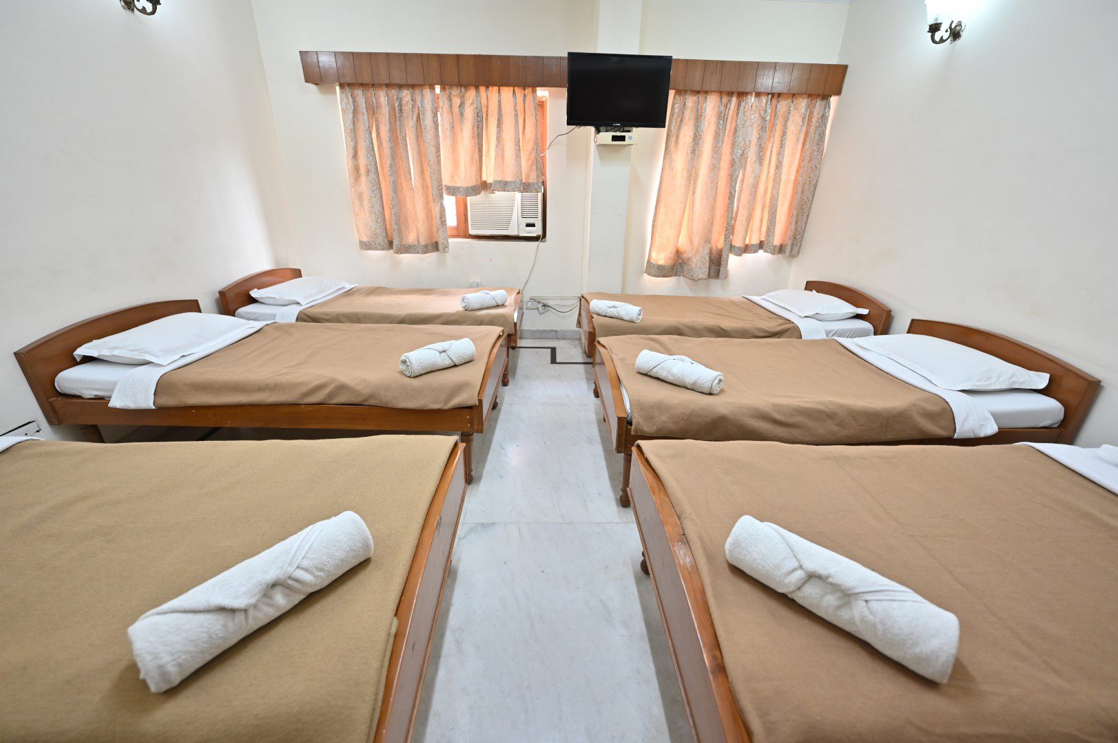 120 Dormitory Beds